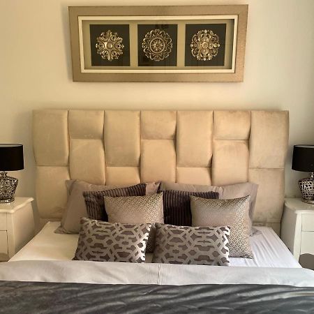 Calahonda Luxury Apartment With A Stunning Sea View Міхас Екстер'єр фото