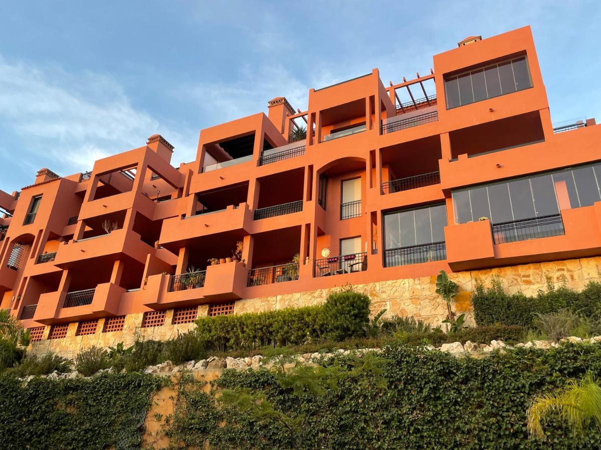 Calahonda Luxury Apartment With A Stunning Sea View Міхас Екстер'єр фото